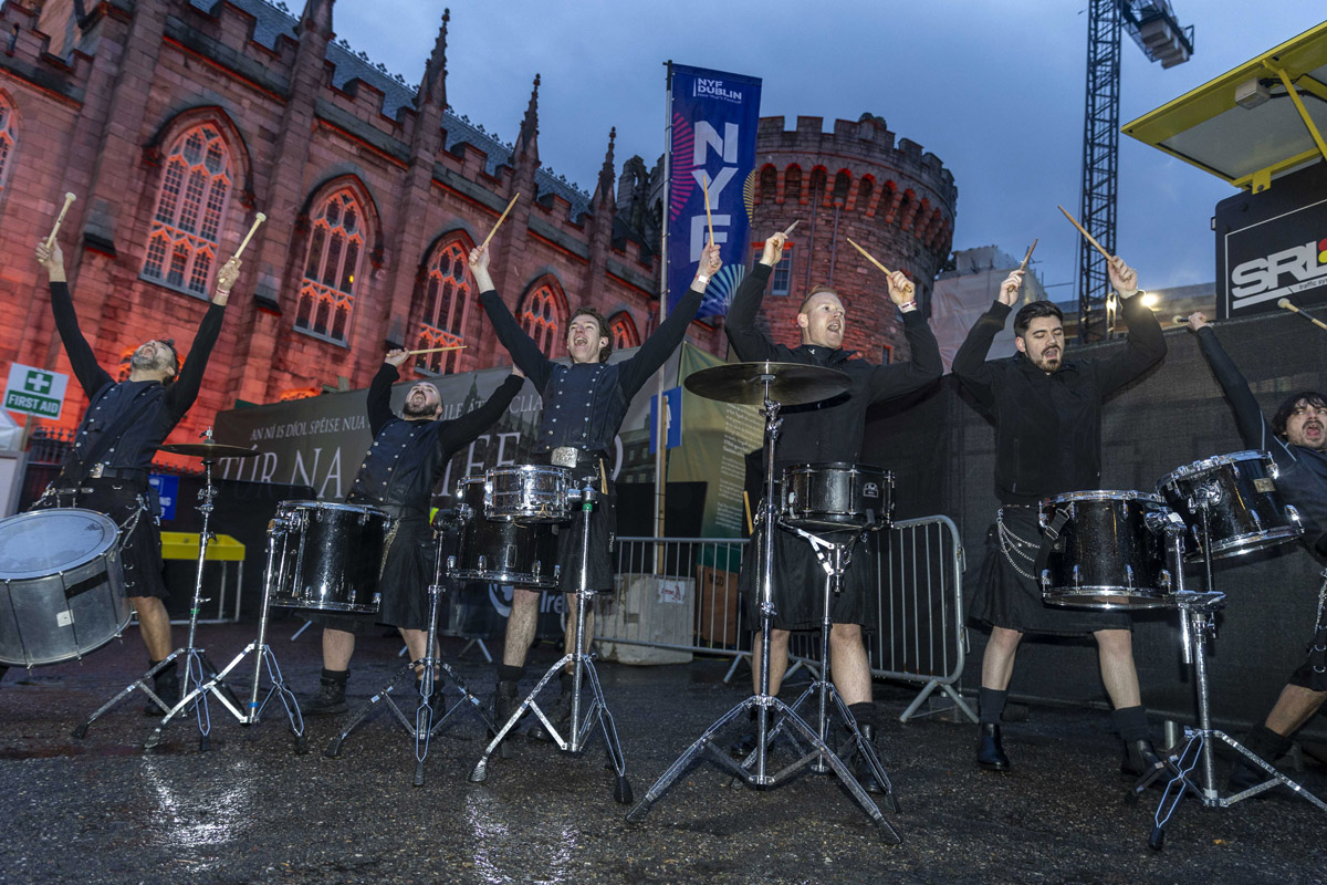 Street performers at NYF Dublin